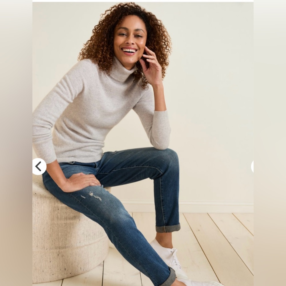 Garnet Hill Women’s Grey cashmere turtleneck